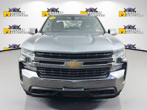 Used 2019 Chevrolet Silverado 1500 LT w/ Convenience Package AWD/4WD image 2