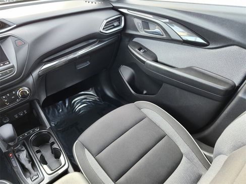Used 2023 Chevrolet TrailBlazer LT image 13
