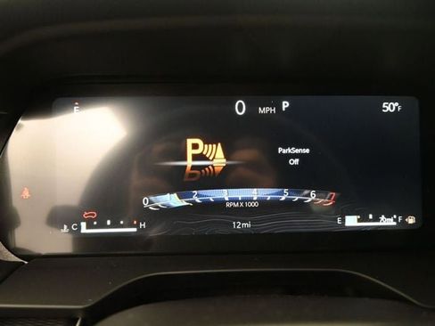 New 2025 Jeep Grand Cherokee Altitude AWD/4WD image 32
