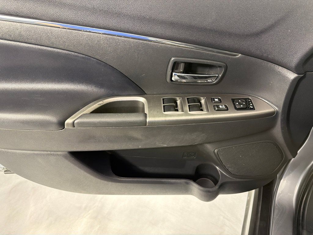 Used 2023 Mitsubishi Outlander Sport SE AWD/4WD image 10