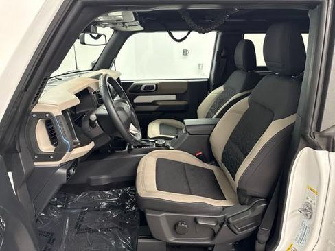Used 2023 Ford Bronco Wildtrak AWD/4WD image 16