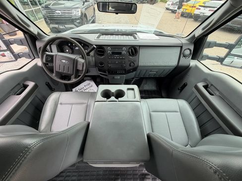 Used 2011 Ford F550 2WD Crew Cab Super Duty image 7