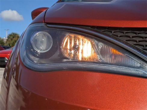 Used 2018 Chrysler Pacifica Touring Plus w/ Tire & Wheel Group image 10