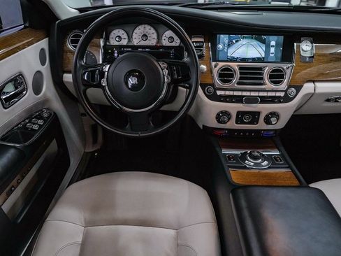 Used 2011 Rolls-Royce Ghost image 56