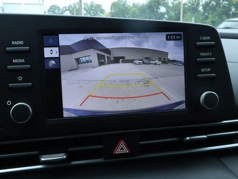 New 2025 Hyundai Elantra SE image 4