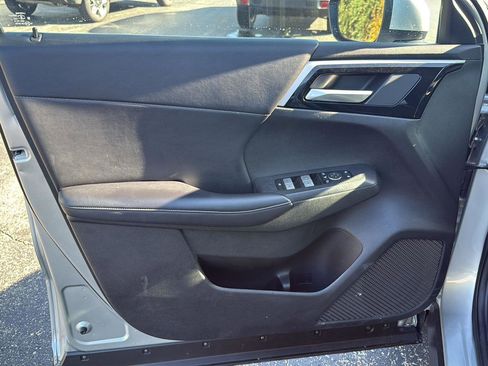 Used 2024 Mitsubishi Outlander SE Black Edition image 15