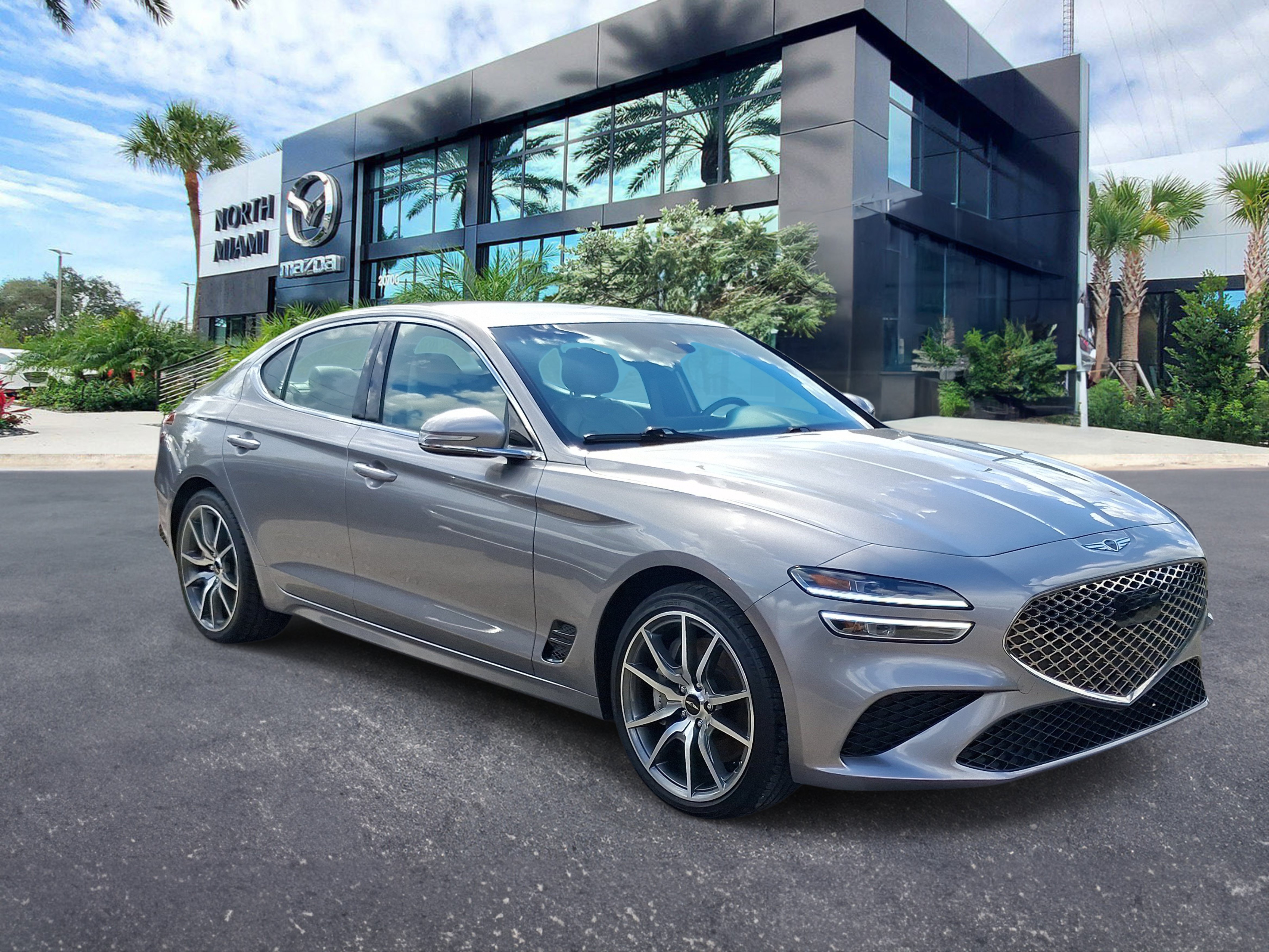 Used 2025 Genesis G70 2.5T RWD image 3