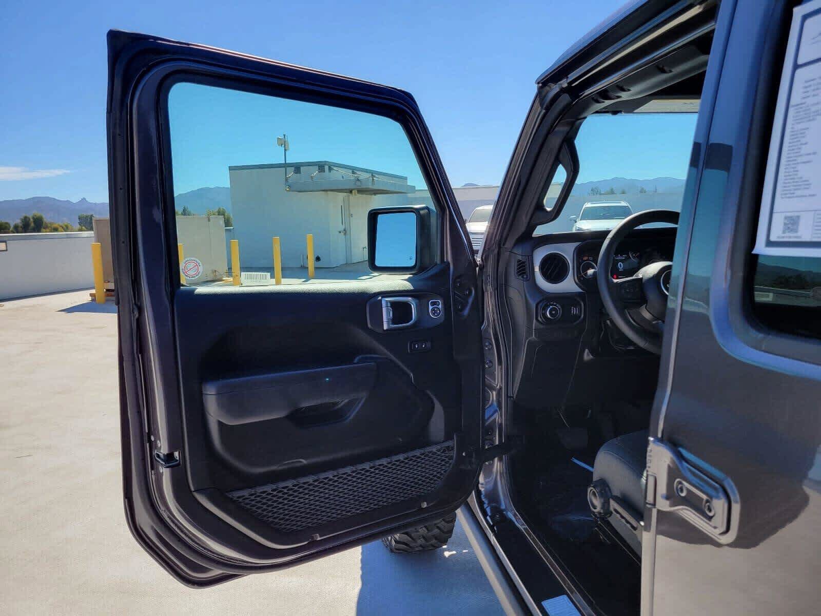Used 2025 Jeep Wrangler Unlimited Sport AWD/4WD image 19