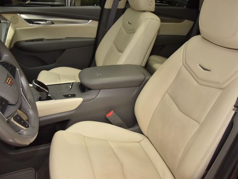 Used 2019 Cadillac XT5 Luxury FWD image 33