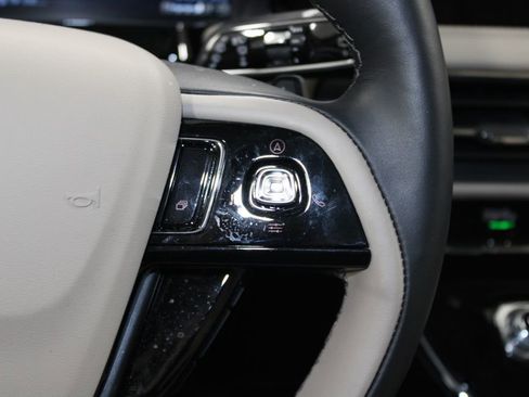 Used 2026 Lincoln Corsair Reserve image 23