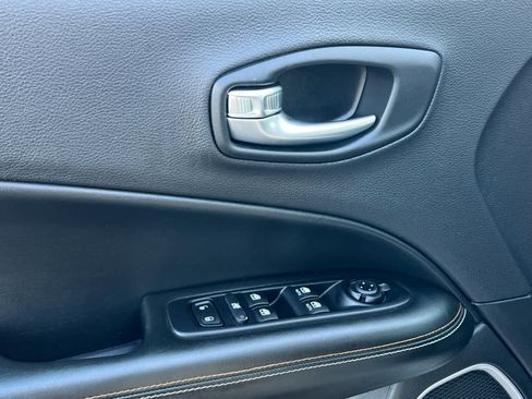 Used 2018 Jeep Compass Latitude w/ Popular Equipment Group image 12