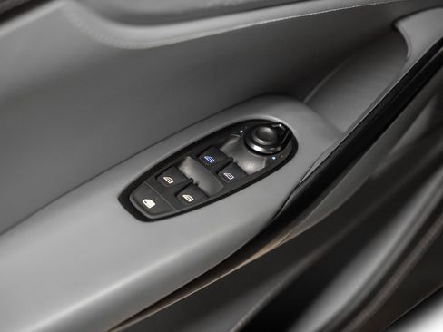 Used 2021 Aston Martin DBX image 60