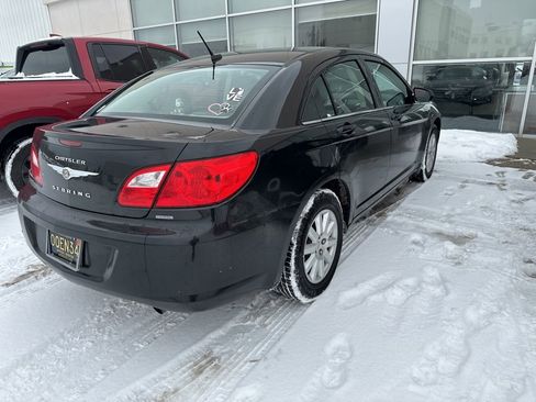Used 2010 Chrysler Sebring Touring image 4