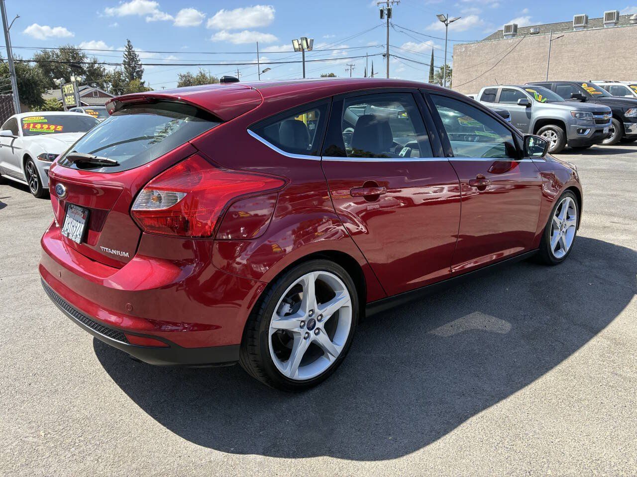 Used 2014 Ford Focus Titanium FWD image 2