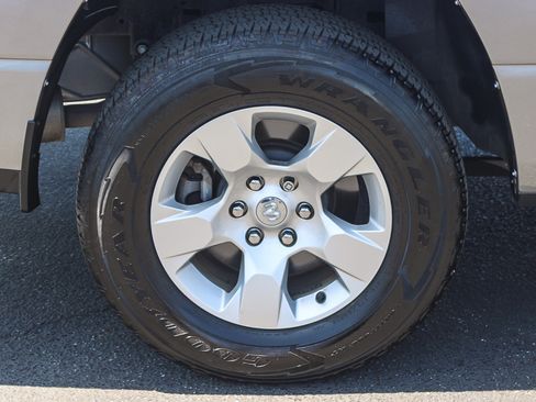 Used 2022 RAM 1500 Big Horn AWD/4WD image 12