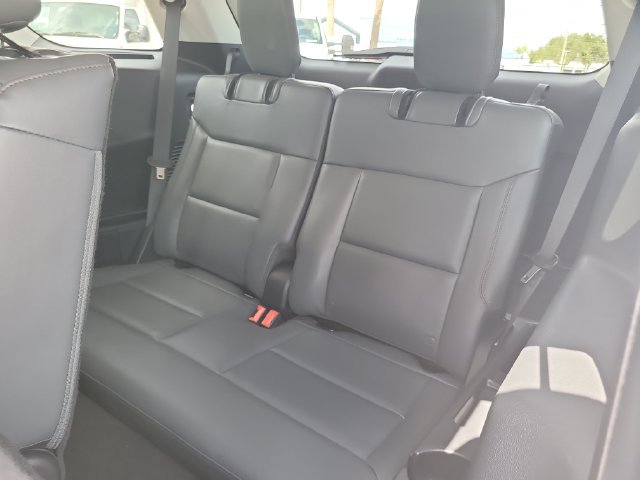 Used 2025 Ford Explorer Active w/ Active Comfort Package AWD/4WD image 16