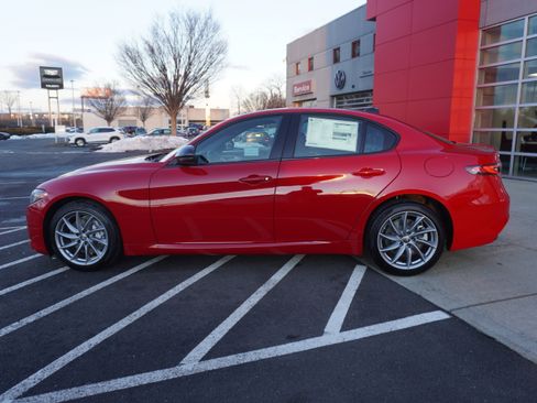 New 2025 Alfa Romeo Giulia AWD image 10