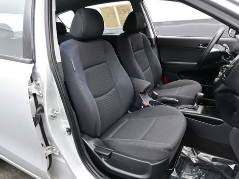 Used 2011 Hyundai Elantra GLS w/ Popular Equipment Pkg 2 image 13