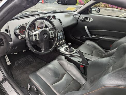 Used 2006 Nissan 350Z Touring RWD image 13