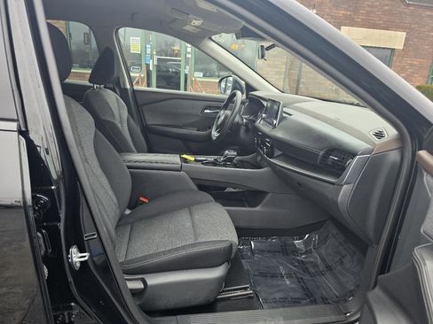 Used 2021 Nissan Rogue SV image 14