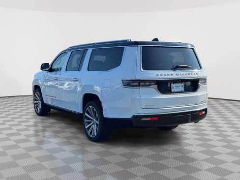 Used 2023 Jeep Grand Wagoneer L Series II AWD/4WD image 5
