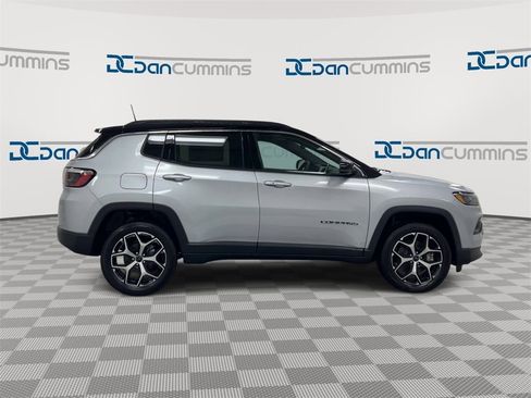 New 2026 Jeep Compass Limited image 9