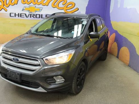 Used 2018 Ford Escape SE w/ SE SYNC Package FWD image 4