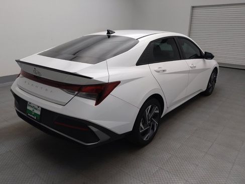 Used 2025 Hyundai Elantra Sport FWD image 9