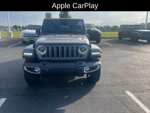 Used 2025 Jeep Wrangler Unlimited Sahara AWD/4WD image 3