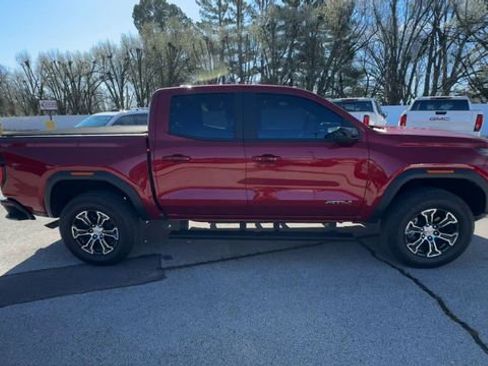 Used 2024 GMC Canyon AT4 w/ AT4 Premium Package image 9