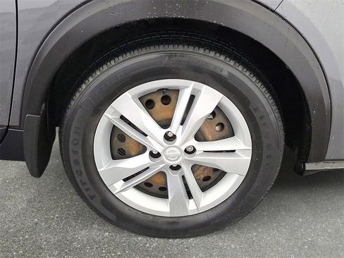 Used 2022 Nissan Kicks S image 8