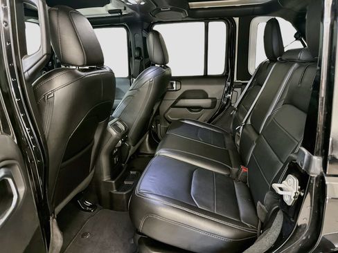 Used 2023 Jeep Wrangler Unlimited Sahara w/ Cold Weather Group AWD/4WD image 29