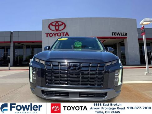 Used 2025 Hyundai Palisade Limited AWD/4WD image 2