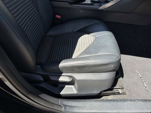 Used 2023 Toyota Camry SE FWD image 11