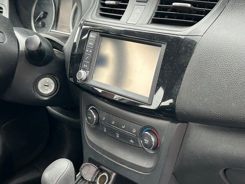 Used 2019 Nissan Sentra S image 4