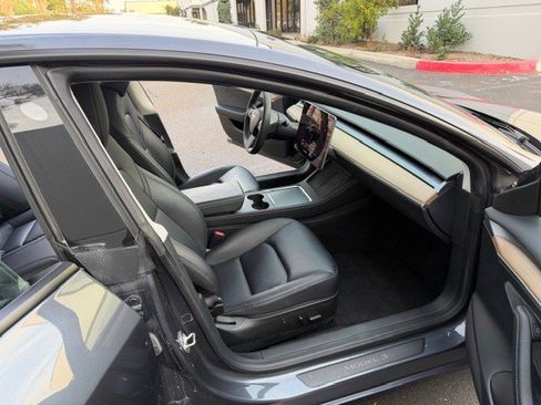 Used 2023 Tesla Model 3 Standard Range image 12