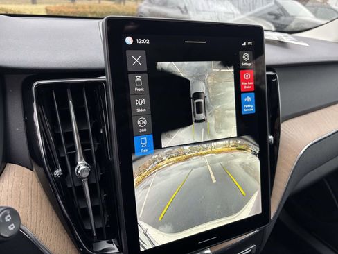 New 2026 Volvo XC60 B5 Plus w/ Protection Package Premier image 20