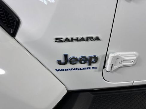 Used 2023 Jeep Wrangler Unlimited Sahara w/ Cold Weather Group image 10