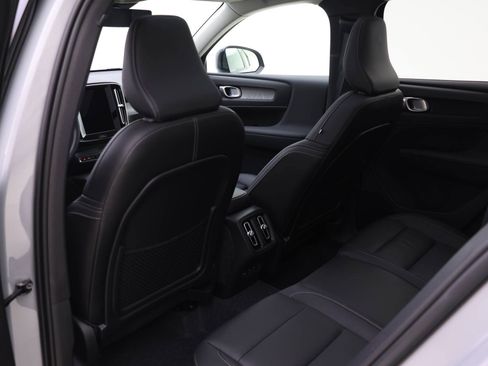 Certified 2025 Volvo XC40 B5 Plus w/ Protection Package Premier image 14