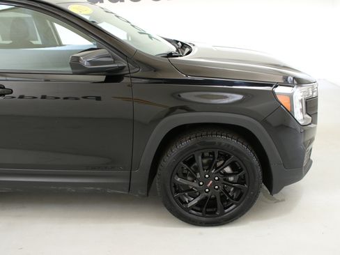 Used 2023 GMC Terrain SLE w/ Driver Convenience Package AWD/4WD image 12