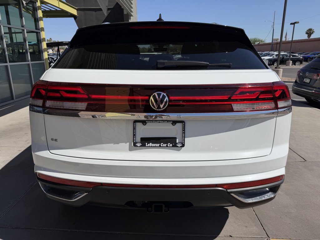 Used 2024 Volkswagen Atlas Cross Sport SE w/ Panoramic Sunroof Package FWD image 13