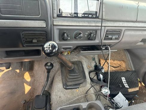 Used 1995 Ford F150 4x4 Regular Cab image 19