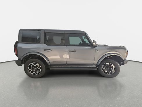 Used 2023 Ford Bronco Outer Banks image 4