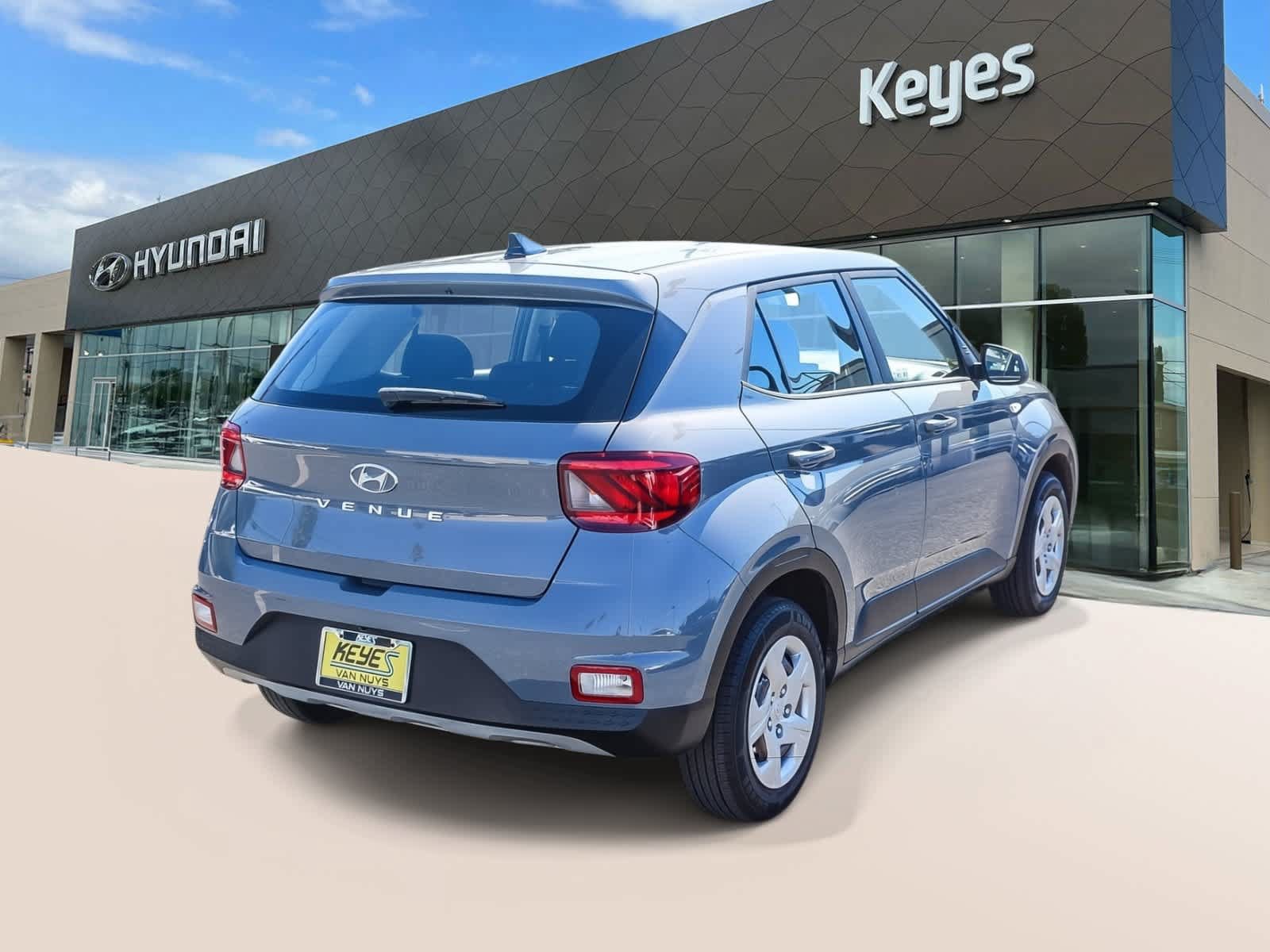 Used 2020 Hyundai Venue SE FWD image 4
