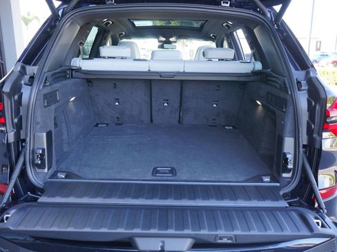 Used 2025 BMW X5 M60i image 21
