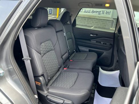 Used 2022 Nissan Pathfinder SV AWD/4WD image 45