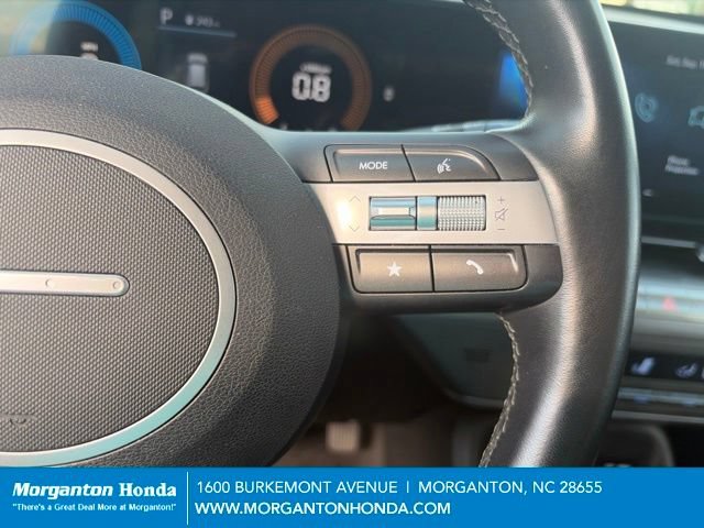 Used 2025 Hyundai Kona SEL AWD/4WD image 16