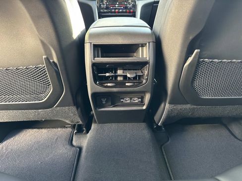 New 2025 Jeep Grand Cherokee Altitude image 30