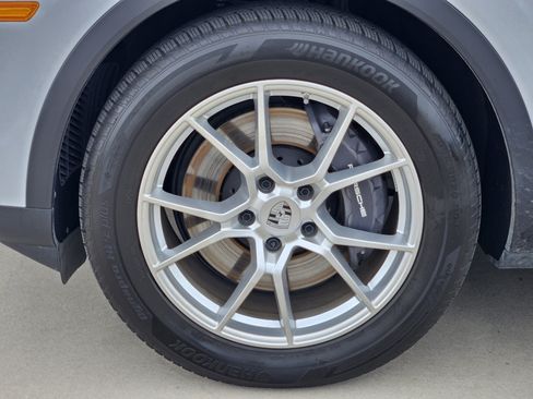 Certified 2026 Porsche Cayenne AWD/4WD image 14