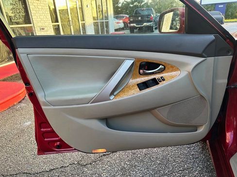 Used 2007 Toyota Camry XLE image 11